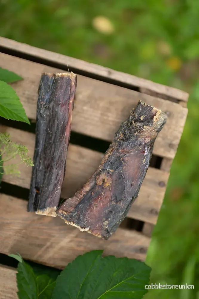 Hästmuskel – segt och tåligt naturtugg för riktiga tuggälskare Hästmuskel – segt och tåligt naturtugg för riktiga tuggälskare