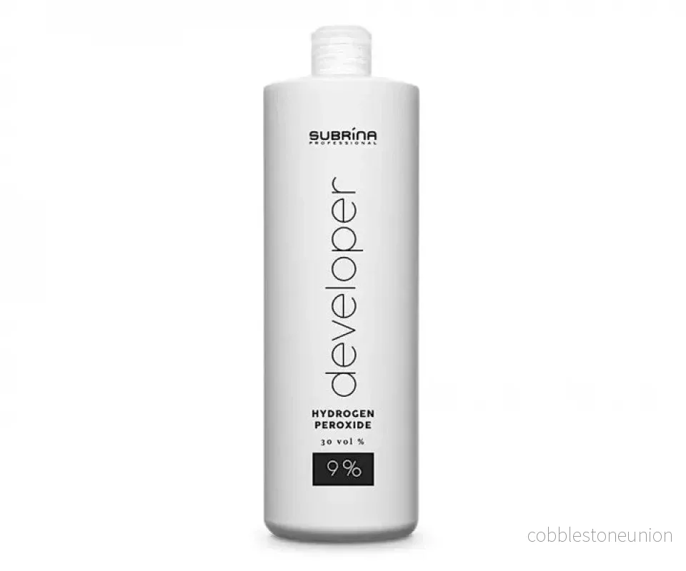 Subrina Professional, CremeOxyd, Håroxideringslotion, 9%, 30 vol, 1000 ml Subrina Professional, CremeOxyd, Håroxideringslotion, 9%, 30 vol, 1000 ml