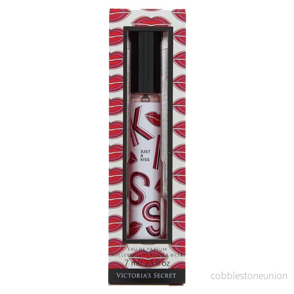 Victoria’s Secret, Just A Kiss Rollerball, Eau de Parfum, För kvinnor, 7 ml Victoria’s Secret, Just A Kiss Rollerball, Eau de Parfum, För kvinnor, 7 ml