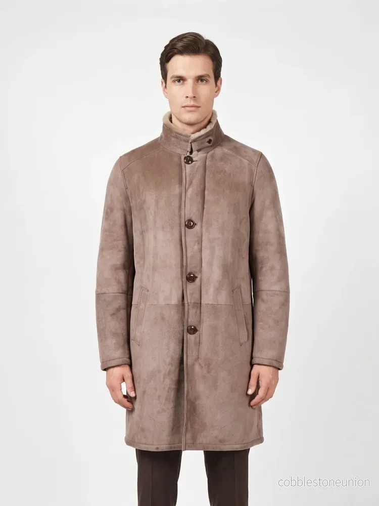 Carlo, 100 cm. – Krage – Lammkappa i mocka – Man – Mörk ek Carlo, 100 cm. – Krage – Lammkappa i mocka – Man – Mörk ek