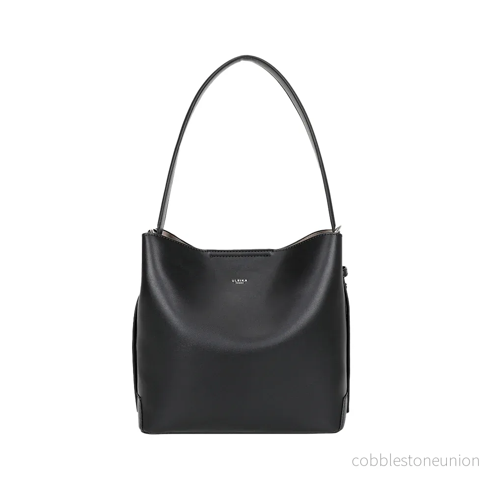 Ulrika Design Bucket bag Minimalism svart Ulrika Design Bucket bag Minimalism svart