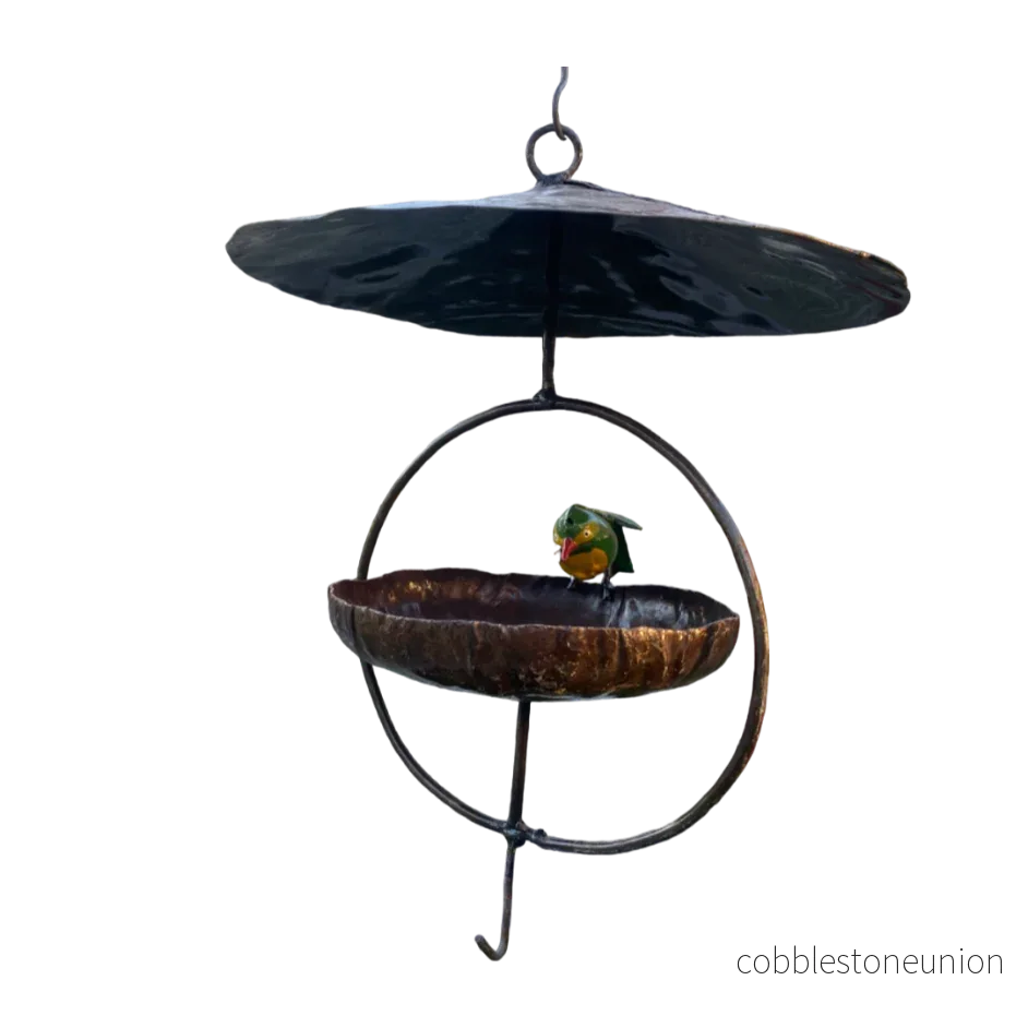 Hängande Fågelbord med Tak Grön Fågel – Handgjord Metallskulptur från Zimbabwe
