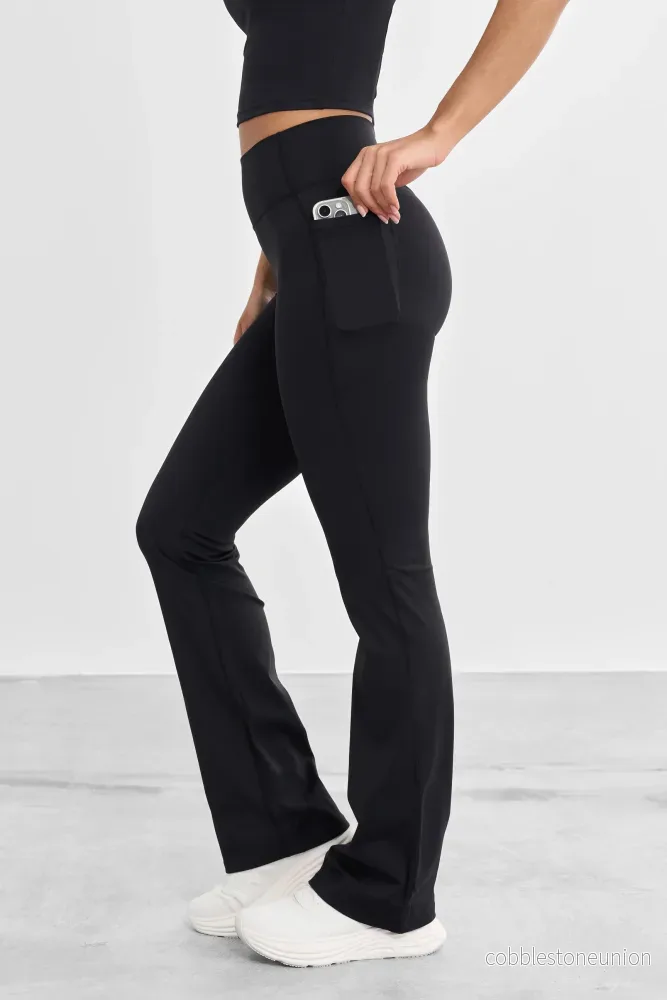 Signature Flared Pocket Leggings - Bild 2