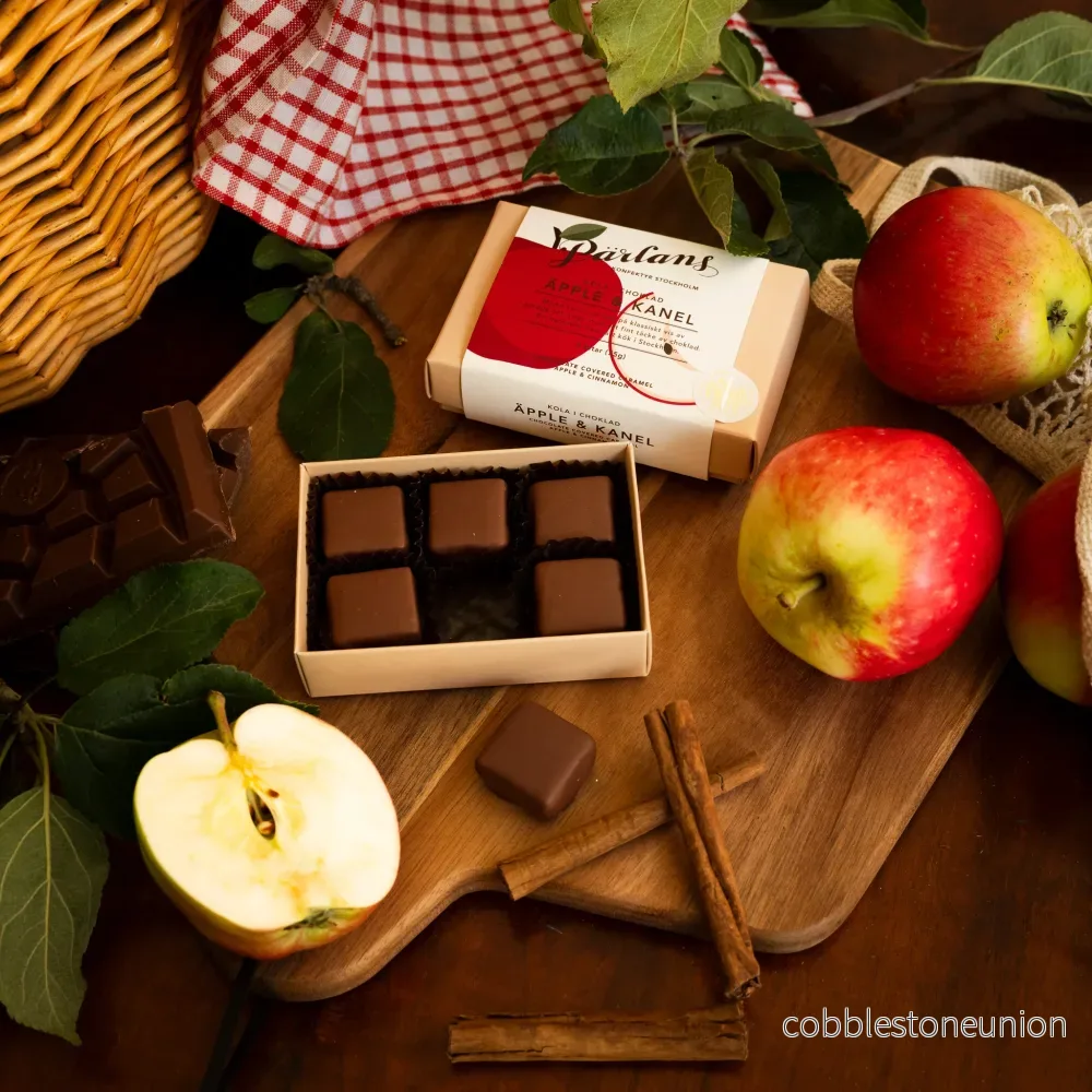 caramels in milk chocolate APPLE & CINNAMON 6 pieces - Bild 3