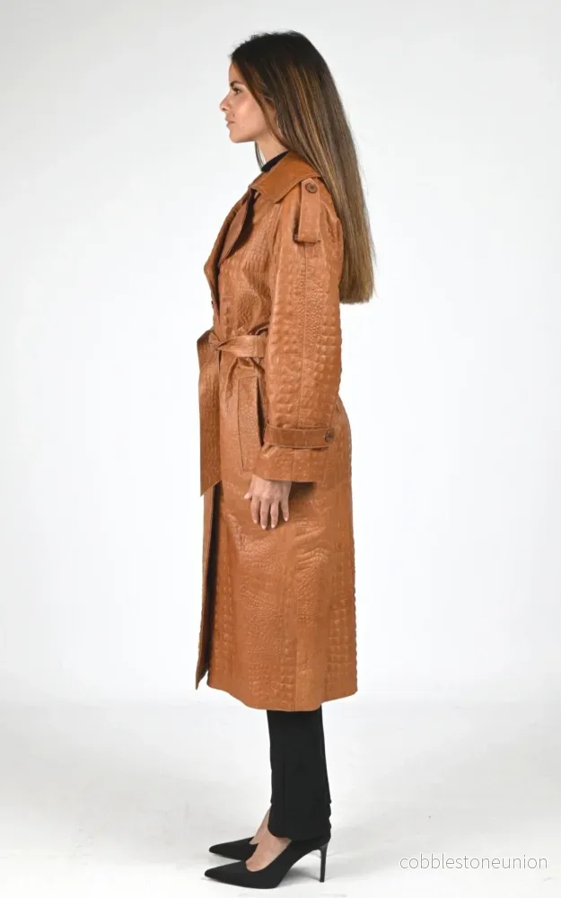 Cognac Python-Embossed Leather Trench Coat - Women - Bild 3