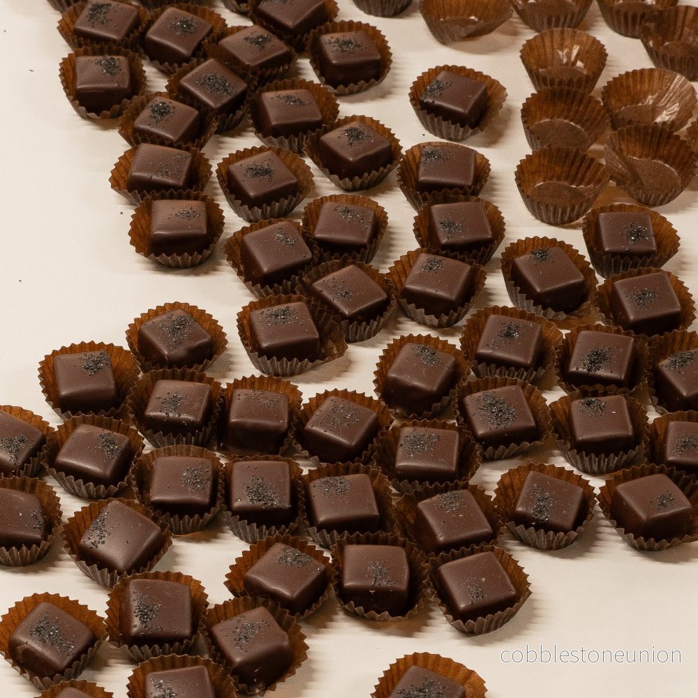chocolate covered caramel CALABRIAN LIQUORICE 6 pieces - Bild 2