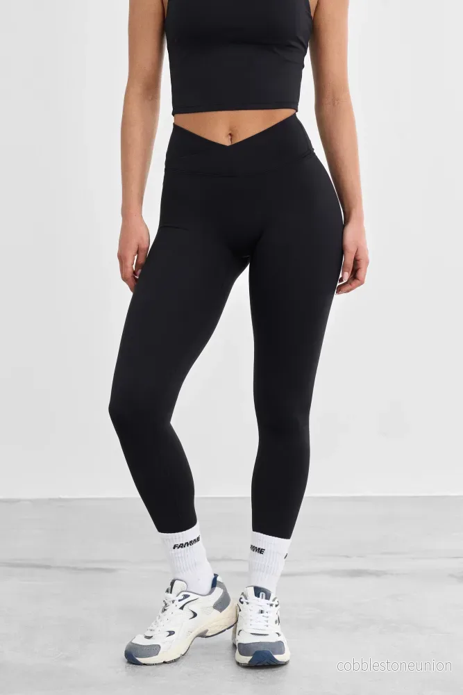 Signature Wrap Leggings Signature Wrap Leggings