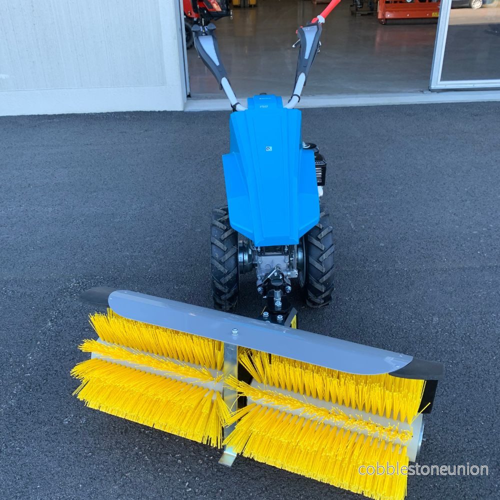 Tvåhjulstraktor Bertolini 150 S med sopvals 100 cm