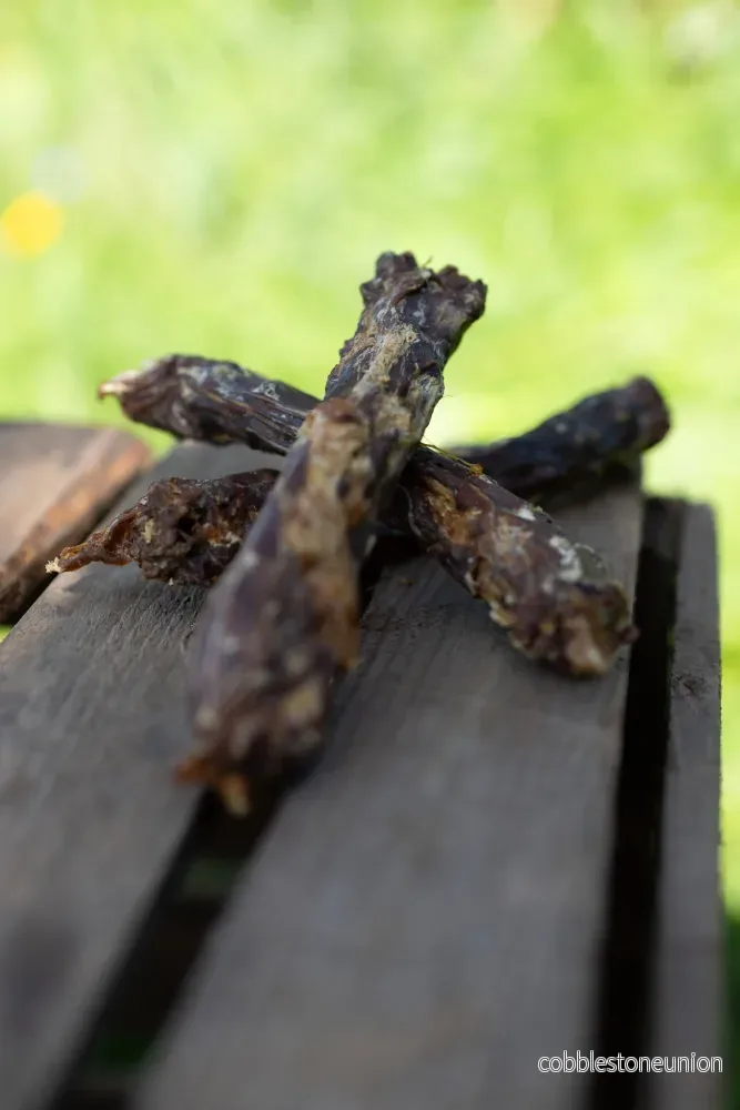 Torkad Ankhals från sverige – Krispigt & Smakrikt Hundsnacks - Bild 3