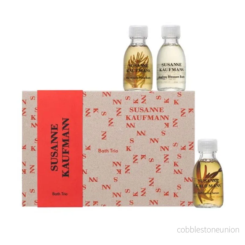 Badtrio-set Susanne Kaufmann: Body Care Bath, For The Senses, vårdande, badolja, 30 ml + Body Care Bath, Mountain Pine, avkopplande, badolja, 30 ml + Body Care Bath, Mallow Blossom, vårdande, bubbelbad, 30 ml Badtrio-set Susanne Kaufmann: Body Care Bath, For The Senses, vårdande, badolja, 30 ml + Body Care Bath, Mountain Pine, avkopplande, badolja, 30 ml + Body Care Bath, Mallow Blossom, vårdande, bubbelbad, 30 ml