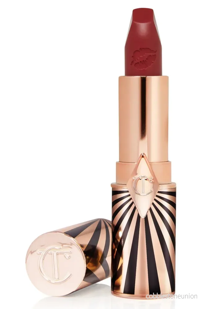 Charlotte Tilbury, Hot Lips, Matt, Krämigt läppstift, Leve La Vergara, Påfyllningsbar, 3.5 g Charlotte Tilbury, Hot Lips, Matt, Krämigt läppstift, Leve La Vergara, Påfyllningsbar, 3.5 g