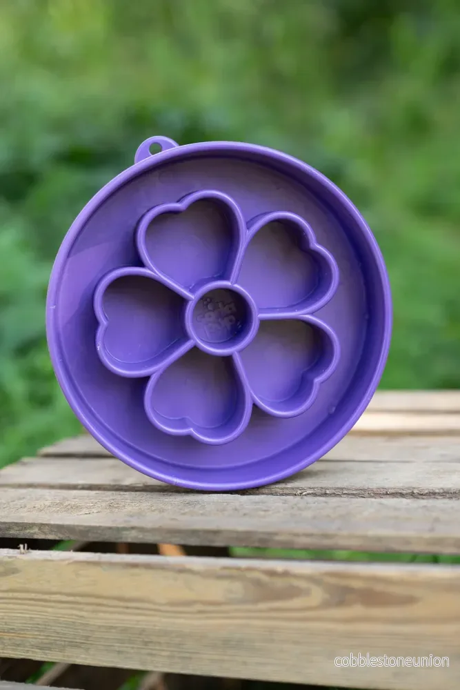 Flower eBowl– den blomformade slowfeeder-skålen Flower eBowl– den blomformade slowfeeder-skålen