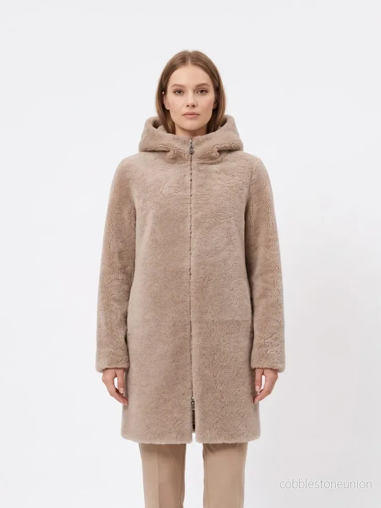 Delaney, 87 cm. – Hood Curly Lamb – Women Dark Beige