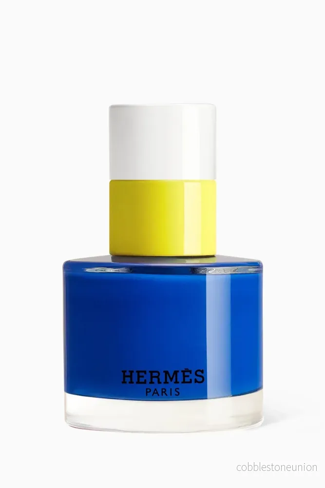Hermès, Paris, Nail polish, 62, Electric blue / Nude, 15 ml Hermès, Paris, Nail polish, 62, Electric blue / Nude, 15 ml