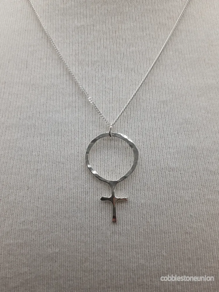 Halsband med venussymbolen
