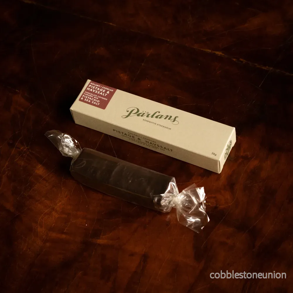 chocolate covered caramel bar PISTACHIO & SEA SALT