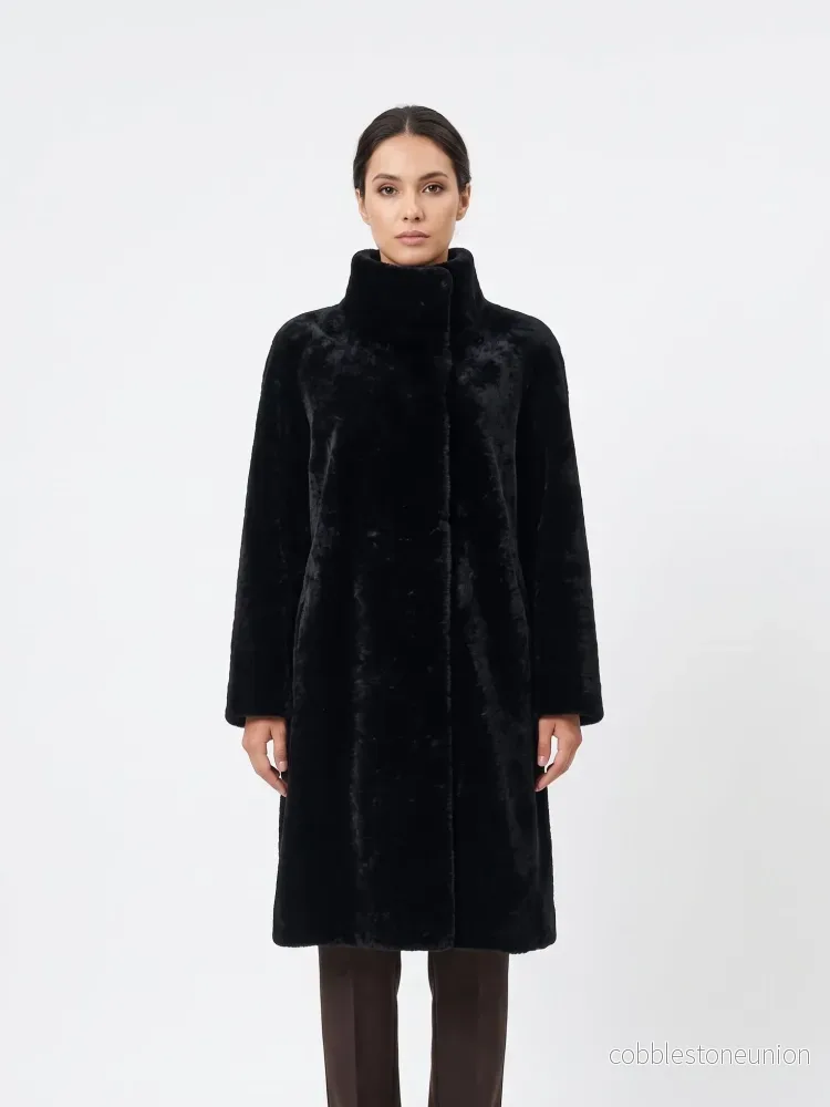 Jamie, 105 cm. – Krage – Nappa Lamb – Dam – Svart Jamie, 105 cm. – Krage – Nappa Lamb – Dam – Svart