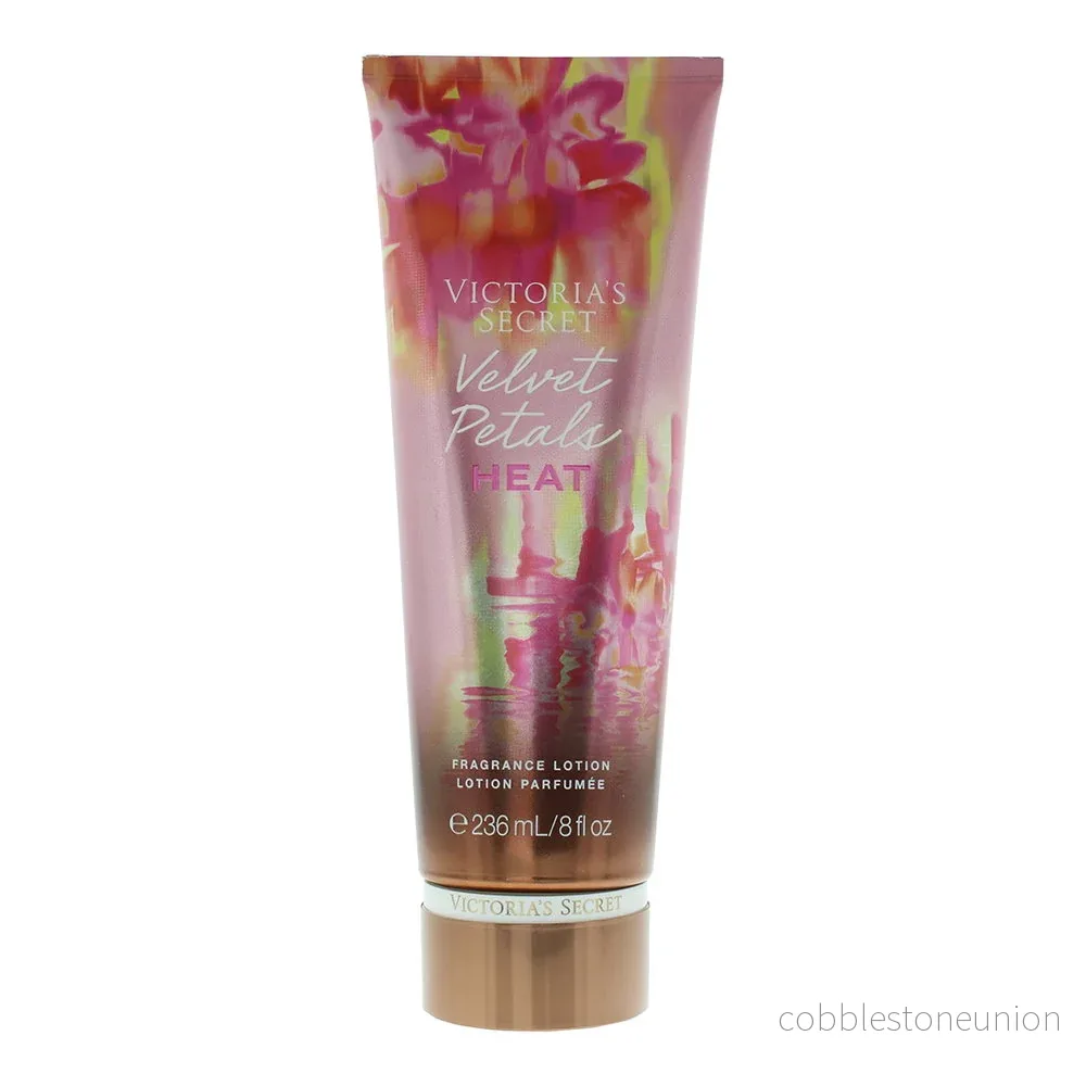 Victoria’s Secret, Velvet Petals Heat, Moisturizing, Body Lotion, 236 ml Victoria’s Secret, Velvet Petals Heat, Moisturizing, Body Lotion, 236 ml