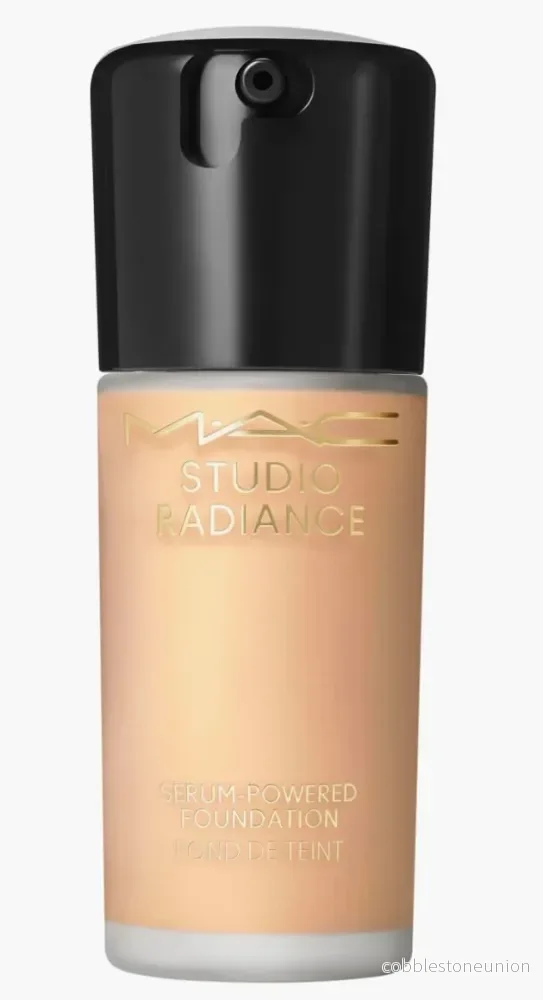 MAC, Studio Radiance, Flytande foundation & serum 2-i-1, NC14, 30 ml MAC, Studio Radiance, Flytande foundation & serum 2-i-1, NC14, 30 ml