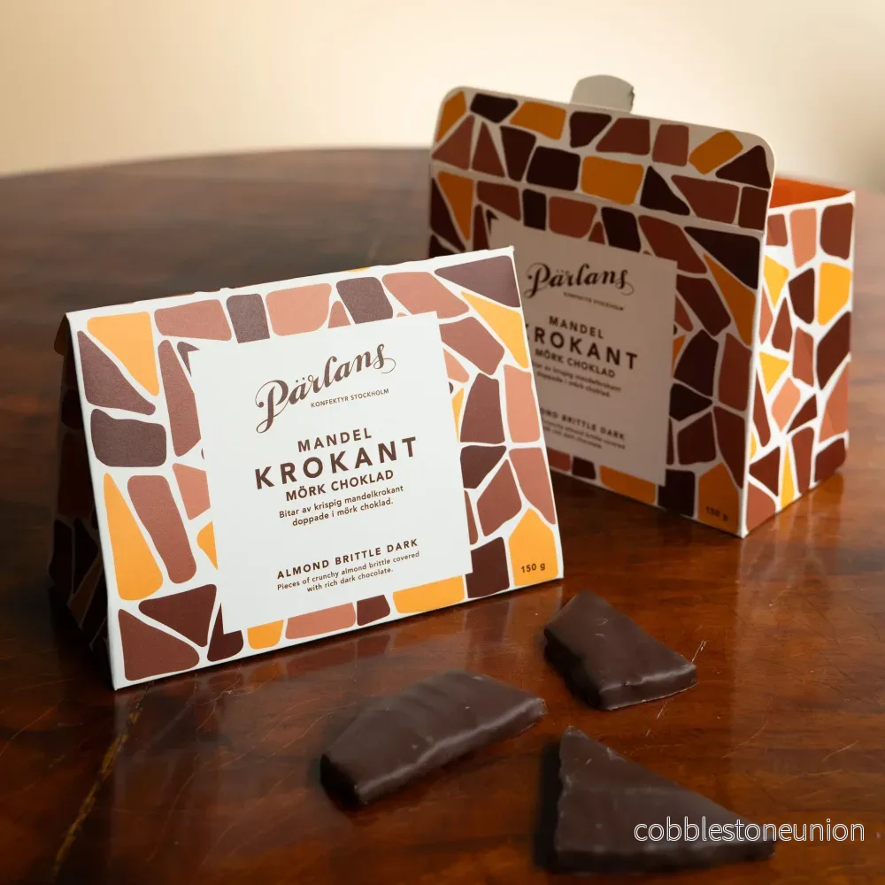 brittle ALMOND dark chocolate