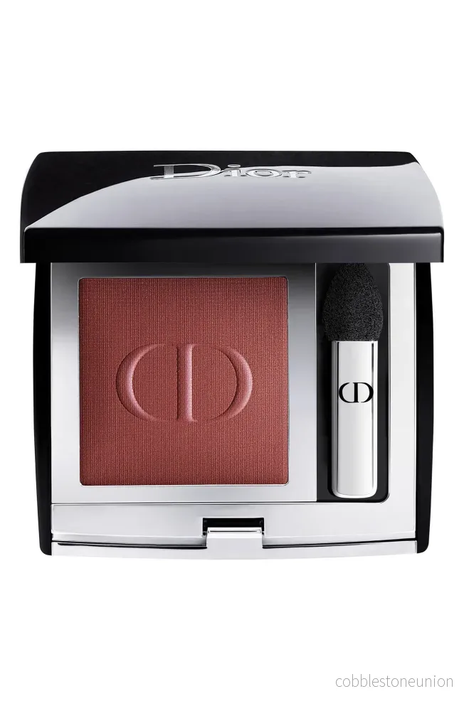Christian Dior, Couleur Couture, Compact Eye Shadow, 884, Rouge Trafalgar, 2 g Christian Dior, Couleur Couture, Compact Eye Shadow, 884, Rouge Trafalgar, 2 g